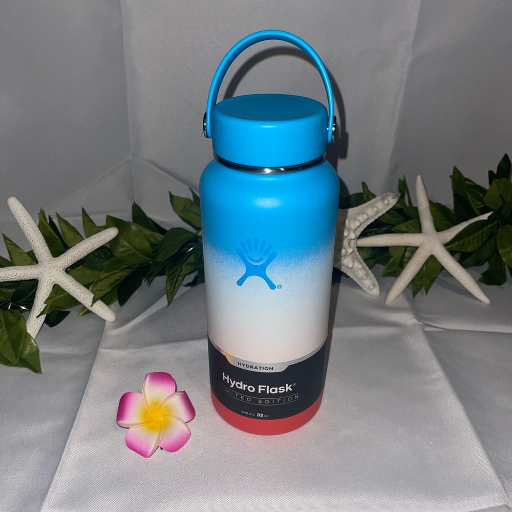 NWT Blue, White, Red Ombre Limited Edition Hawaii Hydro Flask with Screw on Lid.